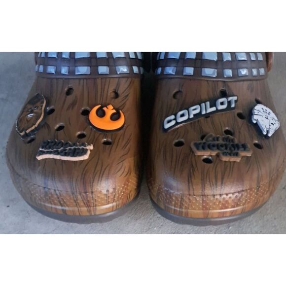 Star Wars Chewbacca X Crocs Classic Lined Clog Espresso 2023 Size Junior 4 - Picture 3 of 7